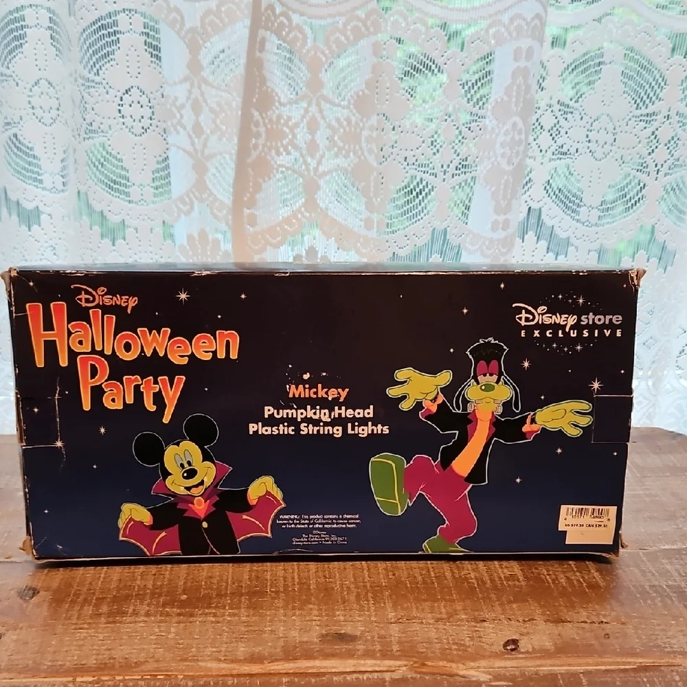 NIB | Disney Store Exclusive Halloween Party Mickey Mouse Pumpkin String Lights